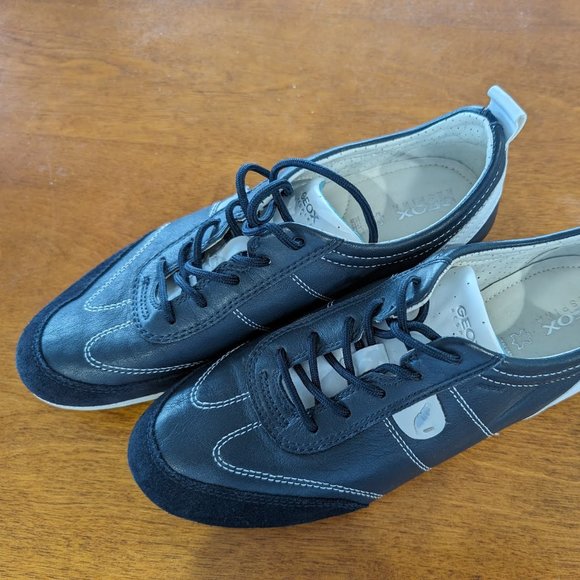 Geox Leather Sneaker - Picture 4 of 5